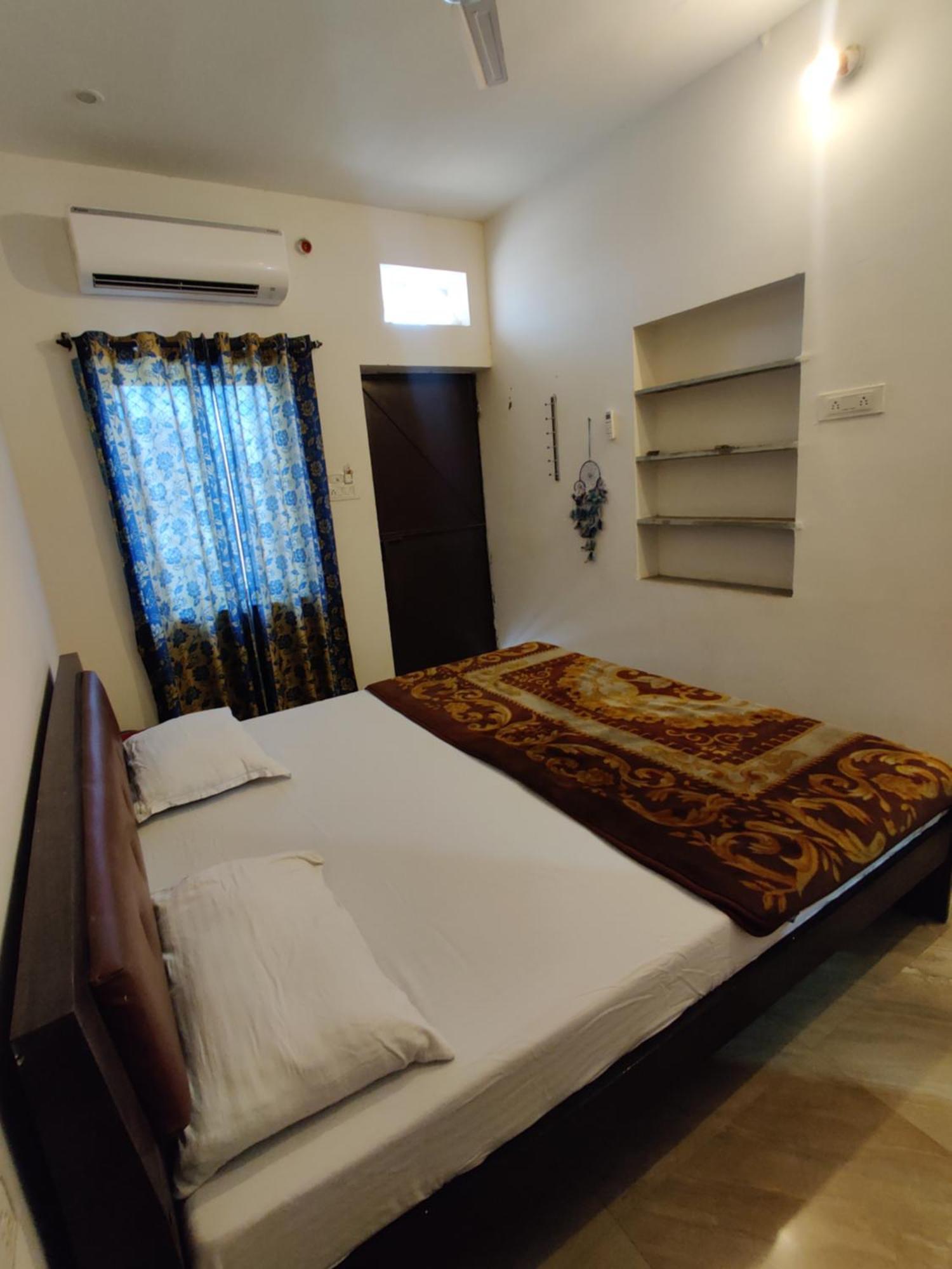 Varah Square Guest House Pushkar Exterior photo